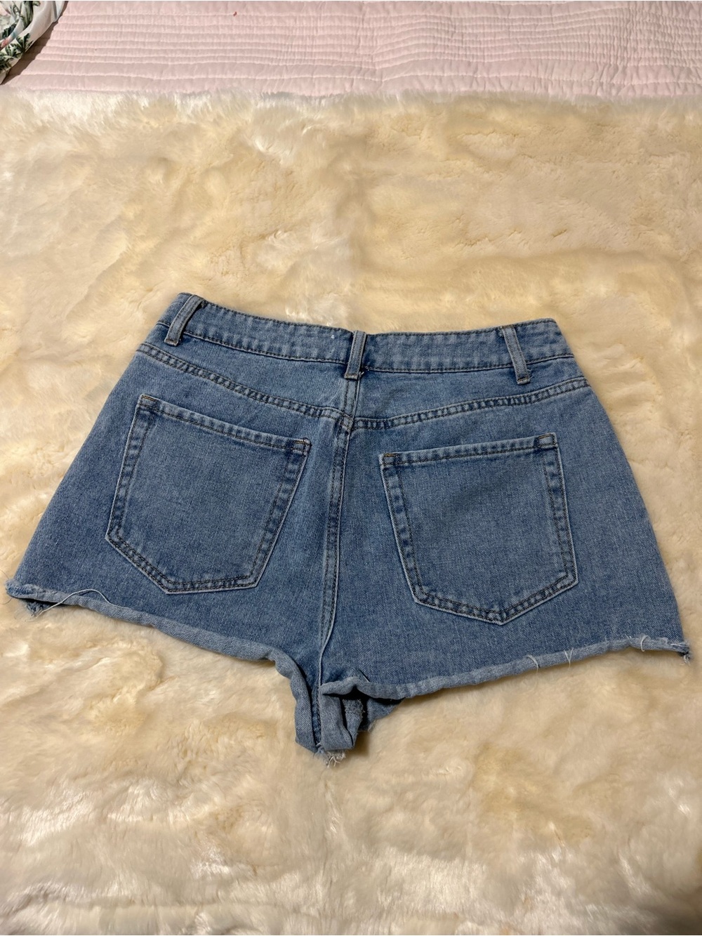 Flower-patch Denim Shorts - Picture 3 of 3